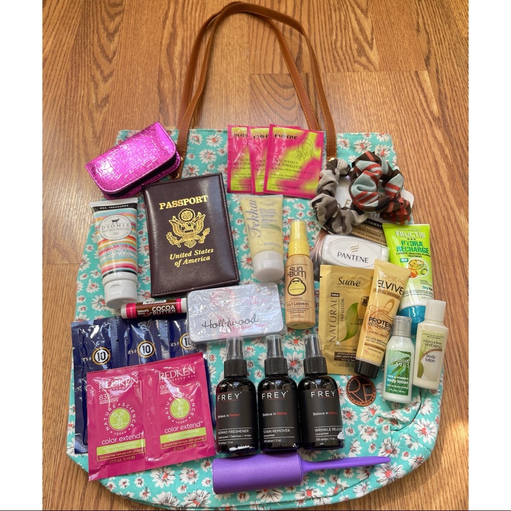 Travelers Essentials Mix - 24+ Piece Lot!!